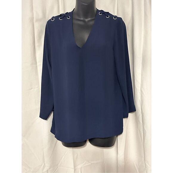 NEW WITH TAGS Beautiful Carmen Marc Valvo BLUE Shirt with Criss Cross Eyelet siz - Picture 1 of 4
